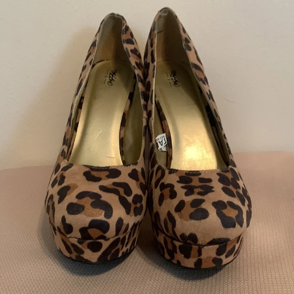 MOSSIMO Leopard Animal Print 5 1/2” Platform Pumps - Picture 2 of 6